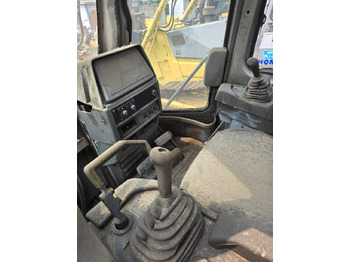 Бульдозер Гусеничный бульдозер Komatsu D65EX: фото 5 Бульдозер Гусеничный бульдозер Komatsu D65EX: фото 5