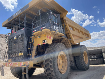 Карьерный самосвал CATERPILLAR 777