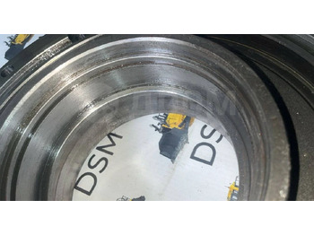 Новый Кузов и экстерьер Komatsu Корпус 195-15-42843 / 195-15-42844 Komatsu D375A в Благовещенске: фото 4 Новый Кузов и экстерьер Komatsu Корпус 195-15-42843 / 195-15-42844 Komatsu D375A в Благовещенске: фото 4