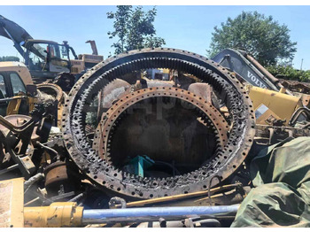 Поворотное кольцо KOMATSU