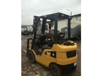 Вилочный погрузчик CATERPILLAR GP