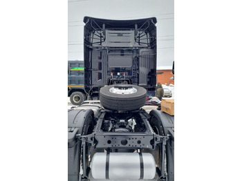 Новый Тягач FAW J7: фото 4 Новый Тягач FAW J7: фото 4