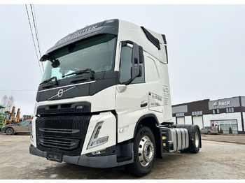 : фото в шапке страницы