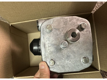 Новый Пневмокомпрессор для Грузовиков KAMAZ Компрессор камаз (1 цили) жид. охлаж. 380л/мин: фото 5