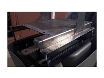 Новый Сиденье для Грузовиков KAMAZ Кронштейн под столик между сиденьями в кабину: фото 2