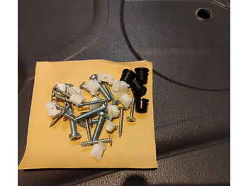 Новый Дверь и запчасти для Грузовиков KAMAZ Обшивка двери евро (короткая ручка, к-т, 2шт): фото 3 Новый Дверь и запчасти для Грузовиков KAMAZ Обшивка двери евро (короткая ручка, к-т, 2шт): фото 3