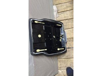 Новый Сиденье для Грузовиков Риат Подушка сидения камаз евро-3 на пневмо подвеске: фото 2 Новый Сиденье для Грузовиков Риат Подушка сидения камаз евро-3 на пневмо подвеске: фото 2