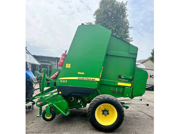 : фото в шапке страницы