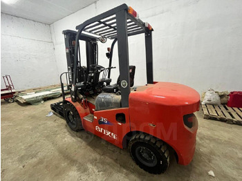 Дизельный погрузчик HELI