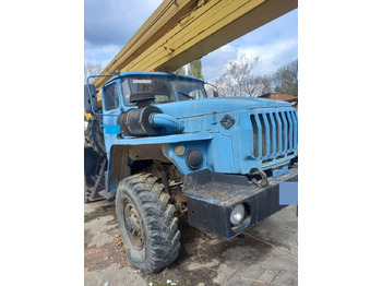 Грузовик с подъемником Урал 4320-1151-61: фото 3