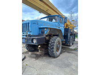 Грузовик с подъемником Урал 4320-1151-61: фото 2