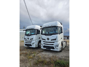 : фото в шапке страницы