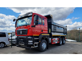 : фото в шапке страницы