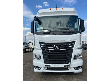 Тягач КАМАЗ 54901