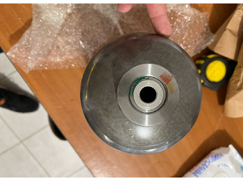 Новый Топливный фильтр Cummins 3649571 фильтр в сборе: фото 3 Новый Топливный фильтр Cummins 3649571 фильтр в сборе: фото 3