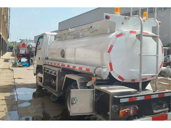 Грузовик с цистерной ISUZU ELF