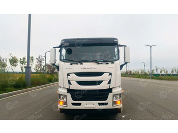 Грузовик-цистерна ISUZU