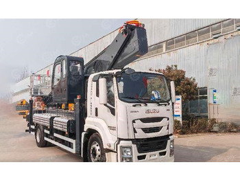 Грузовик с подъемником ISUZU