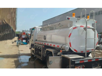 Грузовик-цистерна ISUZU