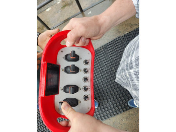 Новый Грузовик с подъемником Isuzu Elf: фото 5