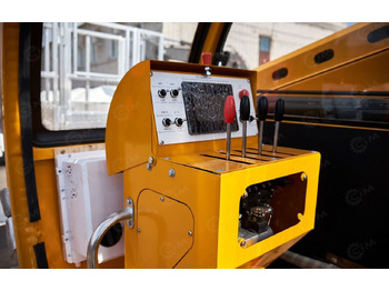 Новый Грузовик с подъемником Isuzu Elf: фото 4 Новый Грузовик с подъемником Isuzu Elf: фото 4