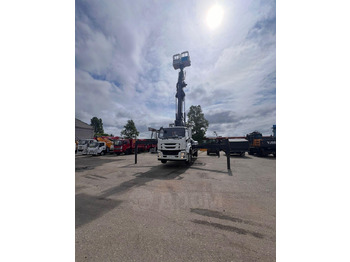 Новый Грузовик с подъемником Isuzu Giga: фото 3