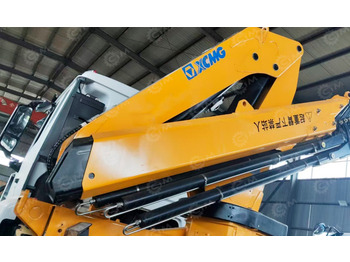 Самосвал ISUZU