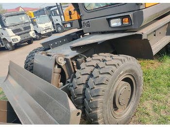 Новый Колёсный экскаватор Yugong YG160: фото 3 Новый Колёсный экскаватор Yugong YG160: фото 3