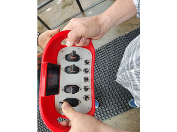 Новый Грузовик с подъемником Isuzu Elf: фото 5