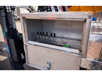 Новый Грузовик с подъемником Isuzu Elf: фото 5 Новый Грузовик с подъемником Isuzu Elf: фото 5