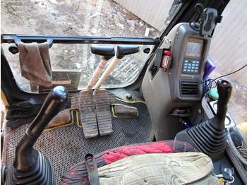 Гусеничный экскаватор KOMATSU PC200: фото 3