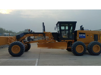 Новый Грейдер SEM 922F AWD: фото 4