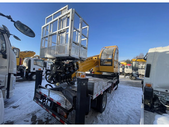 Новый Грузовик с подъемником Isuzu Elf: фото 4 Новый Грузовик с подъемником Isuzu Elf: фото 4