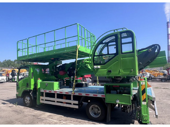 Новый Грузовик с подъемником Isuzu Elf: фото 3