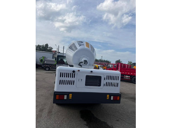 Новый Автобетоносмеситель Yugong SDM4000: фото 5