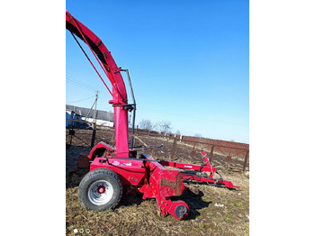 Прицепной кормоуборочный комбайн STOLL