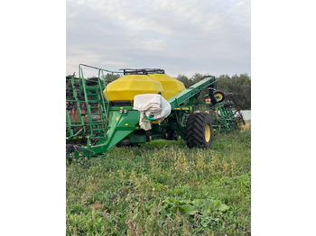 Сельскохозяйственный прицеп JOHN DEERE