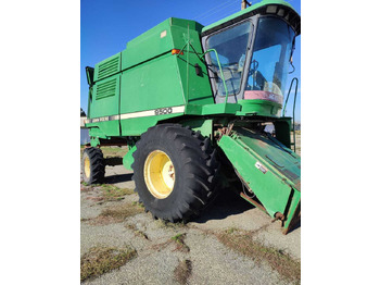 Кормоуборочный комбайн JOHN DEERE