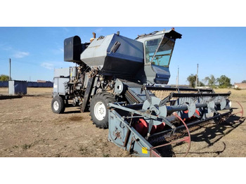 Зерноуборочный комбайн