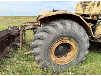 Трактор Трактор Кировец К-700 с лопатой: фото 4