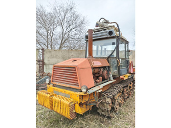 Гусеничный трактор