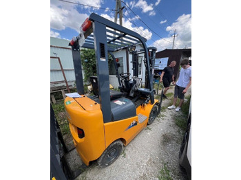 : фото в шапке страницы