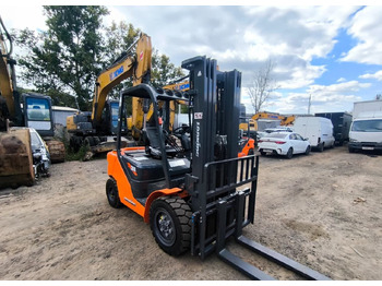 Вилочный погрузчик Lonking LG30DT: фото 3