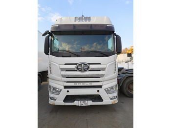 Тягач FAW J7