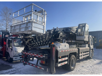 Новый Грузовик с подъемником Isuzu Elf: фото 3 Новый Грузовик с подъемником Isuzu Elf: фото 3