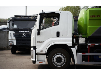 Новый Ассенизатор Isuzu Giga: фото 5 Новый Ассенизатор Isuzu Giga: фото 5