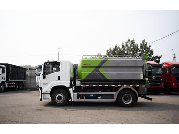 Новый Ассенизатор Isuzu Giga: фото 4 Новый Ассенизатор Isuzu Giga: фото 4