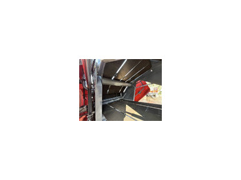 Другая техника Пресс-подборщик Z-514 с ротором и ножами: фото 4 Другая техника Пресс-подборщик Z-514 с ротором и ножами: фото 4