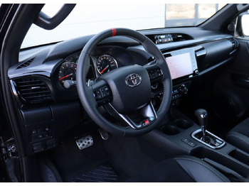 Пикап Toyota Hilux 4.0 AT, Новый: фото 3