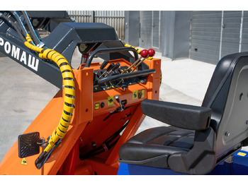 Мини-погрузчик (с бортовым поворотом) ГИДРОМАШ PL-01: фото 5